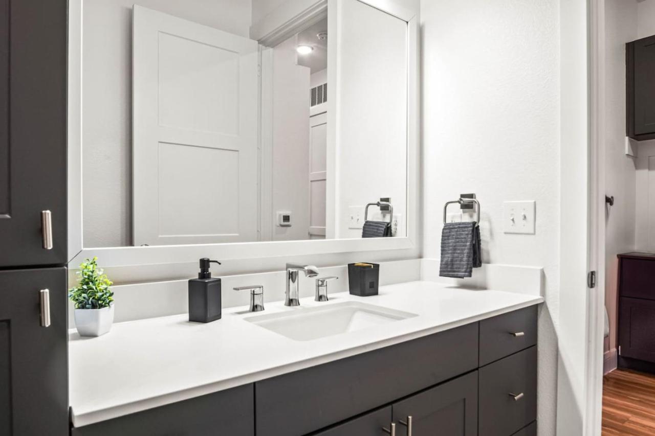 Luxurious New Unit 1Bd1Ba Pool, Golf Sim Apartment Austin Exterior photo